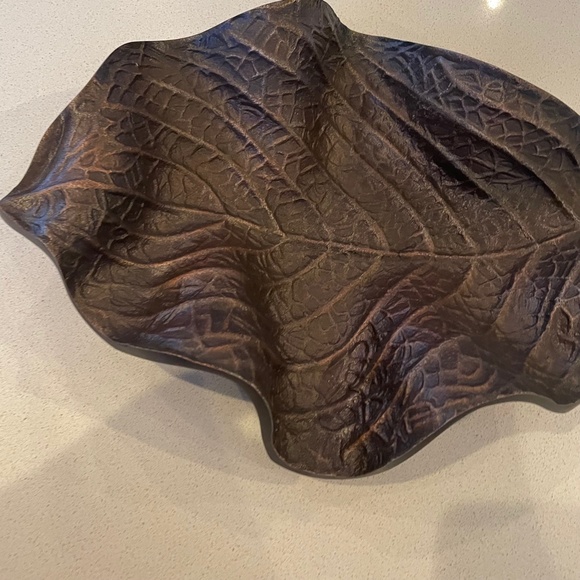 Bronze Leaf - Picture 4 of 7